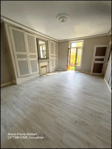 Belle maison en pierres de pays avec nombreuses dépendance à MONTBOUCHER (23)