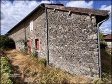 Ensemble immobilier à rénover à SAINT DIZIER LEYRENNE (23)