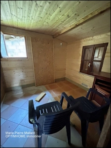 Maison à finir de rénover à ROYERE DE VASSIVIERE (23)