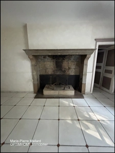 Belle maison en pierres de pays avec nombreuses dépendance à MONTBOUCHER (23)