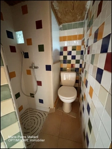 Maison à finir de rénover à ROYERE DE VASSIVIERE (23)