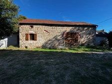 Maison familiale typique creusoise de 9 pièces à BLESSAC (23)