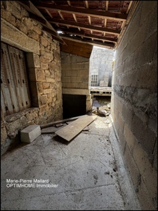 Maison à finir de rénover à ROYERE DE VASSIVIERE (23)