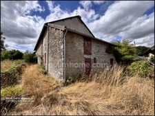 Ensemble immobilier à rénover à SAINT DIZIER LEYRENNE (23)