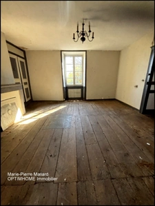 Belle maison en pierres de pays avec nombreuses dépendance à MONTBOUCHER (23)
