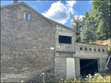 Maison à finir de rénover à ROYERE DE VASSIVIERE (23)