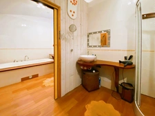 Dpt Vienne (86), for sale CHATELLERAULT house P7 of 220 m² - Land of 4,747.00 m² 