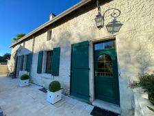 Department of Vienne (86), for sale in Thuré, Manor house with 16 rooms, 670m2-35720 m2