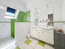 Department of Vienne (86) Contemporary house of 160 m² – Sought-after area in the east of the city
