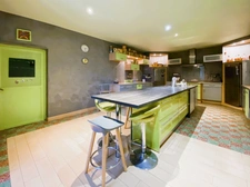 Dpt Vienne (86), for sale CHATELLERAULT house P7 of 220 m² - Land of 4,747.00 m² 