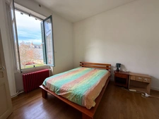 Dpt Vienne (86), à vendre à Châtellerault une maison type 9 de 261 m² - Terrain de 672 m2 