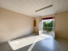 Dept of Vienne (86) For Sale House with commercial premises