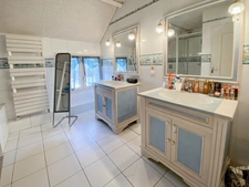 Dpt Vienne (86), for sale CHATELLERAULT house P8 of 196.16 m² - Land of 3,120.00 m² 