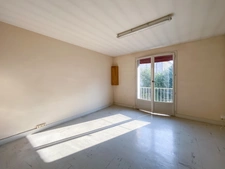 Dept of Vienne (86) For Sale House with commercial premises