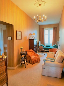 Department of Vienne (86), for sale in CHATELLERAULT, elegant 6-room apartment of 161.64 m²  