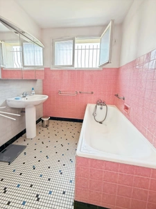 Department of Vienne (86) Contemporary house 102.83 m2 land 857 m2 