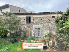 Maison à réhabiliter entièrement d'environ 100m² m² avec jardin à Dallet