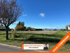 Terrain de 1360m² non viabilisé à Beauregard-L'Evêque. 