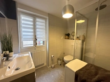 Maison de bourg 60m² 3 pièces avec garage et dépendances/cour à Pont-du-Château
