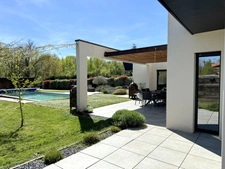 Villa d'architecte 200m² avec piscine sur parcelle de 1610m² à Pont-du-Château 