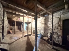 3 granges d'une surface de 190m² à Dallet (Mur-sur-Allier) 