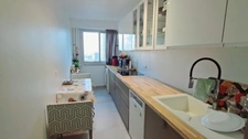 Appartement vendu meublé type 4 Paris la défense. ARENA