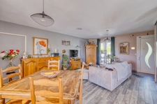 Maison de plain-pied de 135 m² à vendre - 4 chambres - 1 bureau - 7 pièces TONNAY CHARENTE (17)