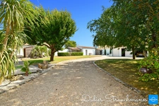 Maison à vendre 8 pièces CLAVETTE (17)