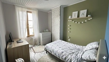 Maison familiale à vendre 6 pièces, 4 chambres + bureau – Proche gare & écoles – Grande terrasse – Garage – Dépendances – ROCHEFORT (17)