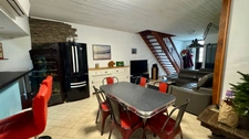 Maison familiale à vendre 6 pièces, 4 chambres + bureau – Proche gare & écoles – Grande terrasse – Garage – Dépendances – ROCHEFORT (17)