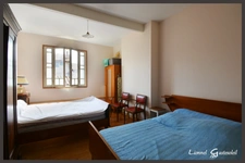 Maison de ville à vendre à rénover 2 chambres avec cour et petite dépendance à SAINTE FOY LA GRANDE (33)