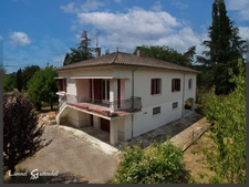 Maison à vendre 9 pièces d’environ 188 m² 7 chambres avec garage à Port-Sainte-Foy-et-Ponchapt (24)