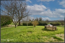 Ancien corp de ferme en pierre à vendre avec fort potentiel sur la commune de SAINTE RADEGONDE (33)