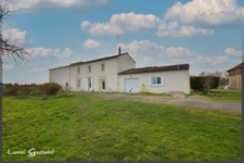Corps de Ferme Rénové sur la commune du  Fleix (24) Dordogne.