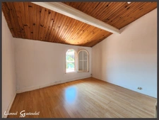 Maison à vendre 4 chambres avec jardin, parking sur la commune de Pineuilh proche de Sainte Foy la Grande (33)