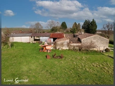 Ancien corp de ferme en pierre à vendre avec fort potentiel sur la commune de SAINTE RADEGONDE (33)