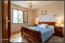 Maison à vendre de plain pied 3 chambres garage et grange sur 1.5ha à Fraisse en Dordogne   (24)