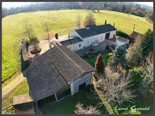 Ancien corps de ferme sur 6 hectares – Idéal pour projet équestre ou élevage canin  Maison en pierre 4 chambres avec dépendances à PINEUILH (33