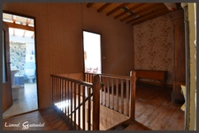 Maison de ville à vendre à rénover 2 chambres avec cour et petite dépendance à SAINTE FOY LA GRANDE (33)
