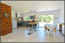 Maison à vendre 5 pièces 3 Chambres Garage attenant sur la commune de MAURENS proche de Bergerac Dordogne