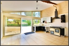 Maison en pierre de charme avec piscine 4 chambres en Gironde isolée dans un cadre rare et privilégié