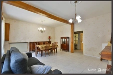 Maison de ville à vendre 4 chambres extérieur et garage sur la commune de Port Sainte Foy et Ponchapt en Dordogne 