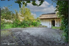 Maison à vendre en pierres disposant d'un jardin 6 pièces SAINT LAURENT DES COMBES (33) proche de SAINT EMILION 