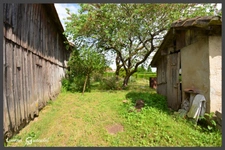 Maison avec dépendances à rénover à vendre 5 pièces 2 chambres à SAINT PIERRE D'EYRAUD en Dordogne (24)