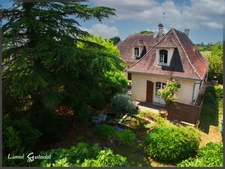 Périgourdine idéalement située 5 chambres sur un beau terrain Paysager à Pineuilh (33)