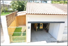 Maison de ville deux chambres avec garage et cour à Castillon la Bataille