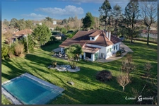 Charmante Maison Familiale avec Grand Jardin et Piscine à Port-Sainte-Foy-et-Ponchapt