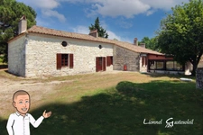 Ensemble immobilier deux maisons en pierres avec piscine et dépendances sur plus d'un 1.9ha