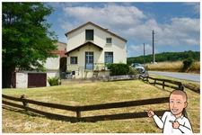 Maison à vendre 6 pièces 3 chambres sur trois niveaux disposant de beaux volumes au calme, proche du centre-ville de Bergerac (24)