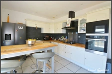 Maison à vendre 8 pièces 4 à 5 Chambres vue dominante sur la commune de Bonneville et Saint Avit des Fumadières (24)